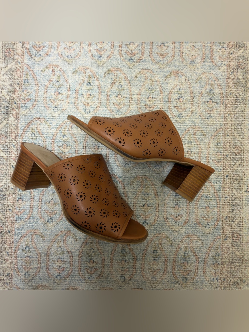 Jack Rogers “Ronnie” Women's Tan Perforated Block Heel Mules size 9